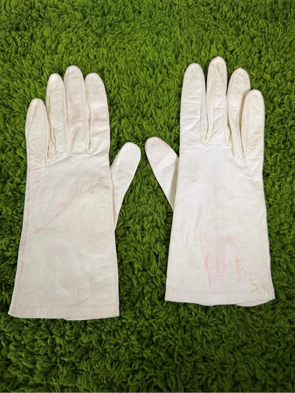 Vintage White Women's Leather Gloves
